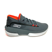 Load image into Gallery viewer, Boys&#39; UA SC 3Zero III Basketball Shoes
